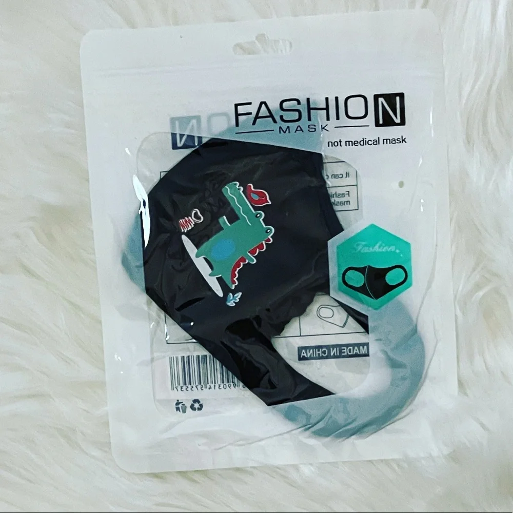2 Kids Masks NWT